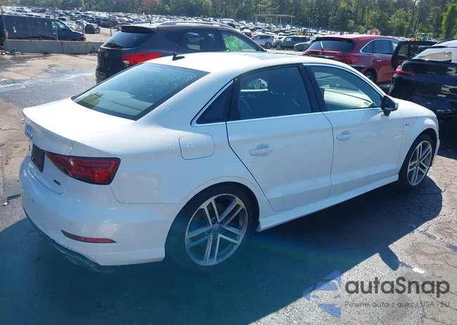 WAUJEGFF6K1018233: 43179402