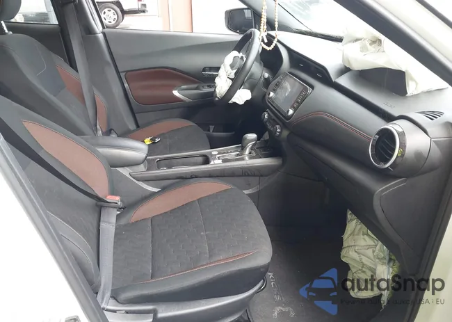 3N1CP5DV6RL520167: 43179525