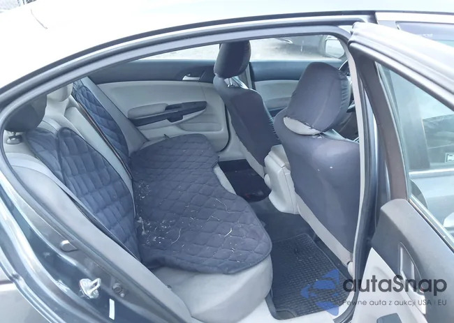 1HGCP2F36BA108658: 43178785