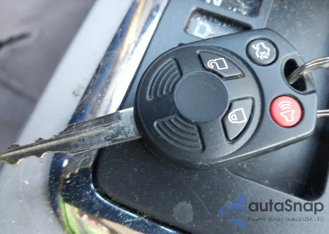 1FMCU49H78KB50037: 43180063