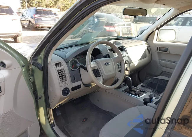 1FMCU49H78KB50037: 43180063