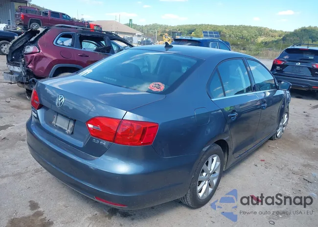 3VWDP7AJ2DM450651: 43180127