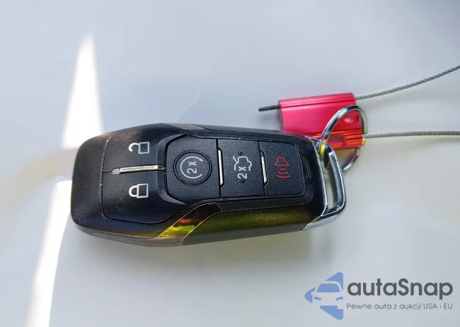 3LN6L2LUXER811786: 43180221