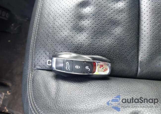 WP1AF2A28DLA39257: 43180439