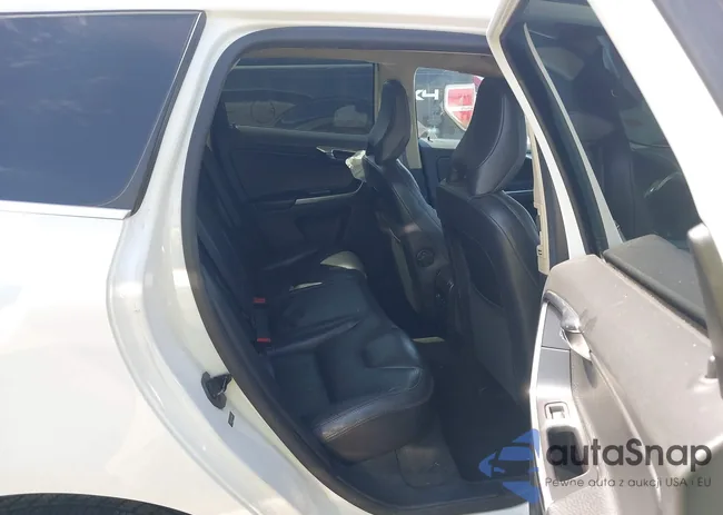 YV4952DZ3D2444686: 43179748