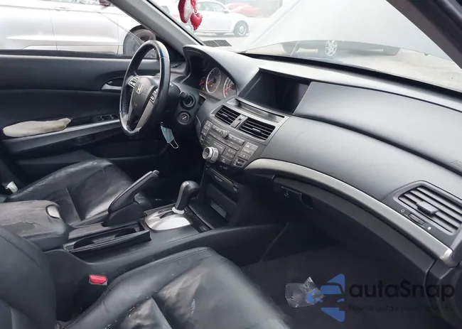 1HGCP3F83AA002653: 43179793