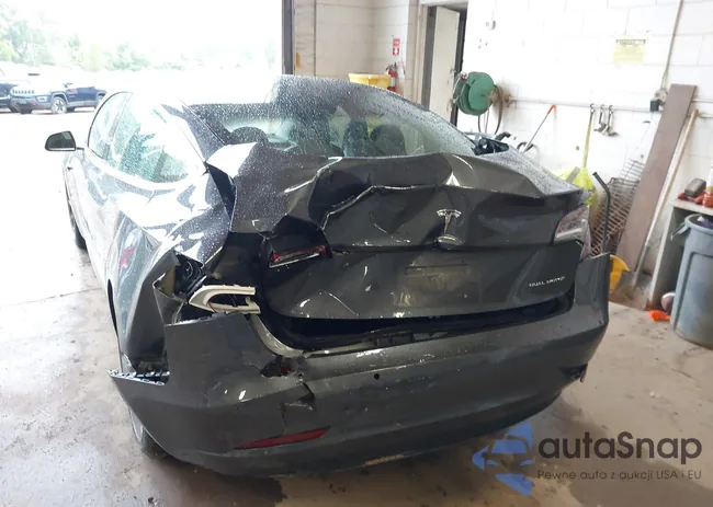 5YJ3E1EB0JF119149: 43179814