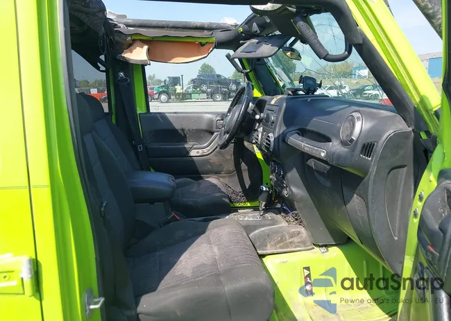 1C4BJWDG4CL240798: 43179826