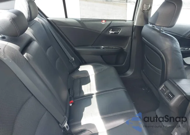 1HGCR3F83EA020134: 43179852