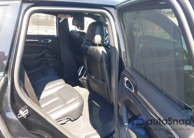 WP1AA2A29GKA12061: 43181250