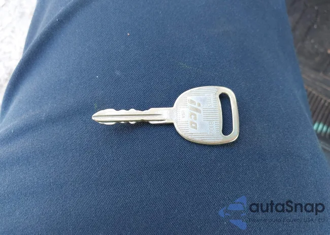 1GCEC19VX4Z316735: 43181327