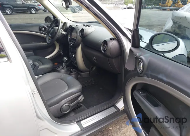 WMWZB3C55EWR38524: 43181514