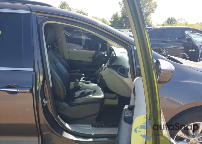 2C4RC1BG0HR683348: 43181987