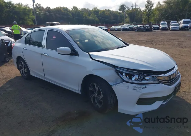 1HGCR2F30GA233267: 43182047