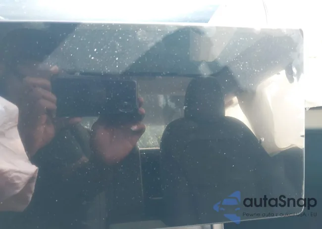 5YJ3E1EAXSF925329: 43182173