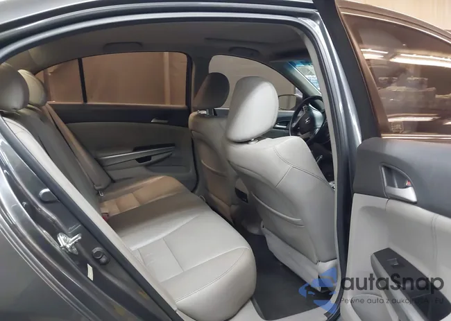 1HGCP2F86AA066244: 43182992