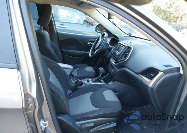 1C4PJLAB6GW274081: 43183044