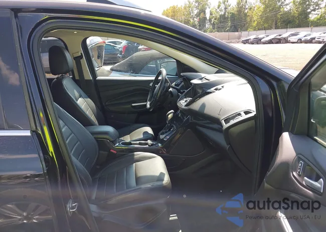 1FMCU9J9XEUD74484: 43183185