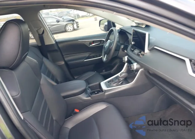 2T3A1RFV3RC462216: 43183387