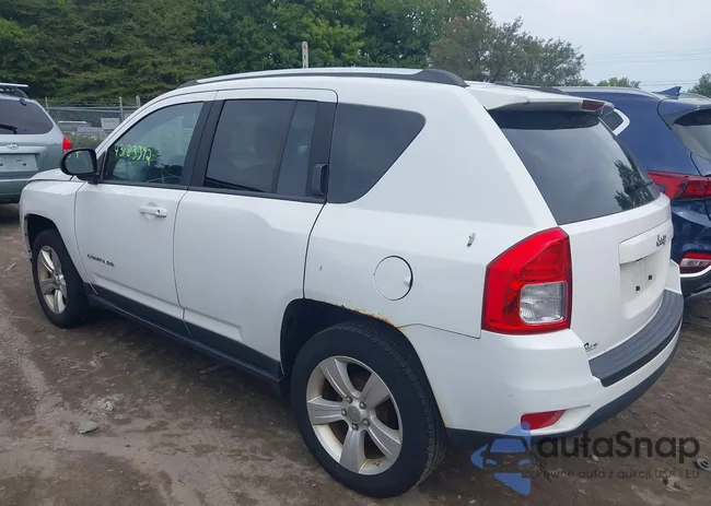 1C4NJCEB8CD616637: 43183392