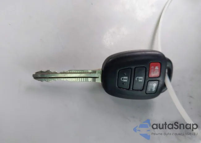 2T1BURHE4JC104659: 43183556