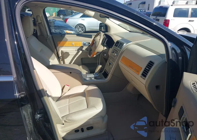 2LMDU88C77BJ31910: 43182640