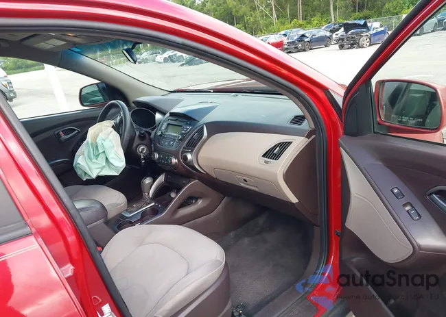 KM8JT3AFXFU113242: 43182643