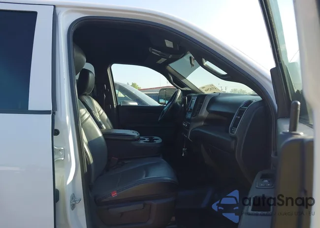 3C6UR5CL0MG632175: 43182946