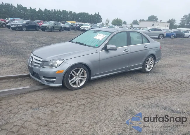 WDDGF8BB5CR227233: 43183986