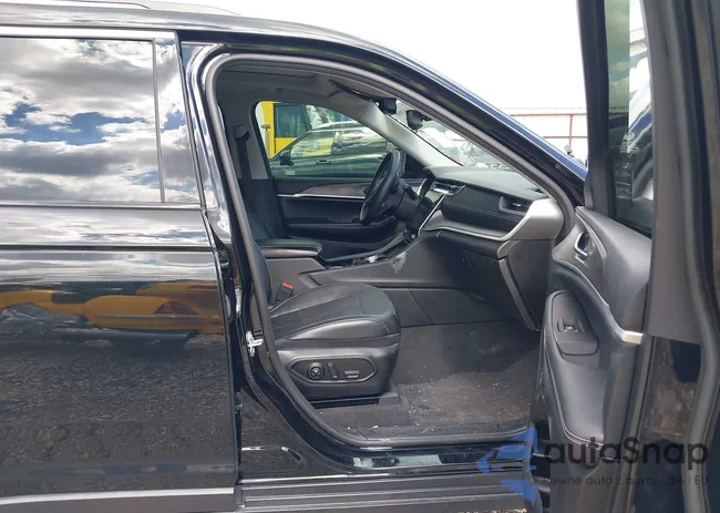 1C4RJKBG1N8511736: 43183995