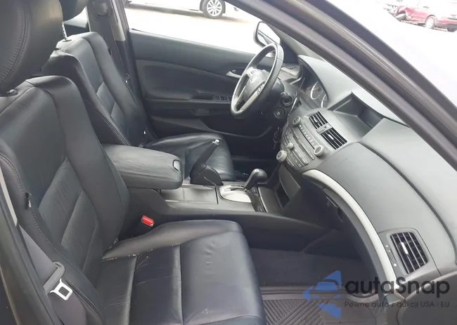 1HGCP2F64BA106434: 43184299