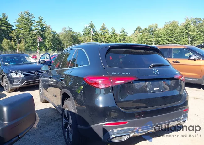 W1NKM4HB4RF153381: 43185372