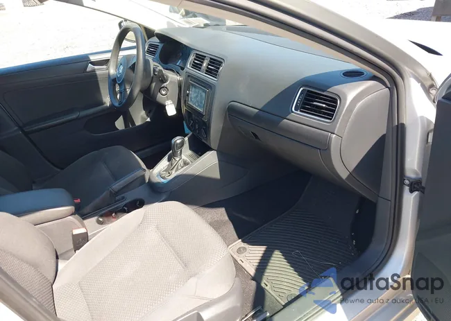 3VW2K7AJXEM391453: 43184666