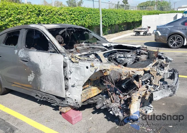 WBY73AW03PFN49782: 43186152