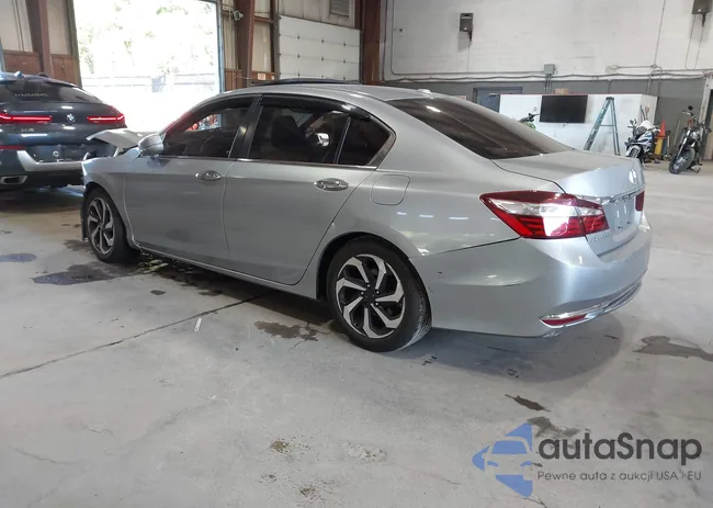 1HGCR2F82HA253677: 43186248