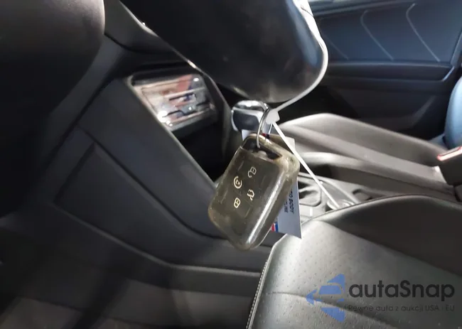 3VV8B7AX1NM032107: 43186289