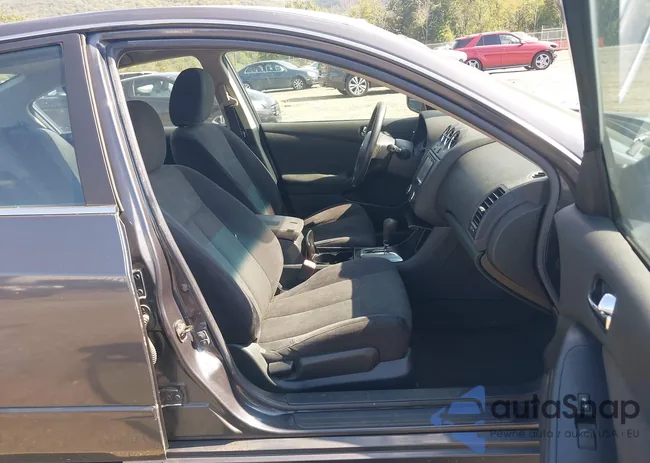 1N4AL2AP1AN541913: 43186502