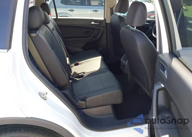 3VV3B7AX1LM083467: 43185891