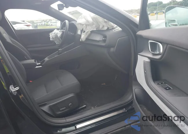 YSMFD3KA8RL211615: 43185900