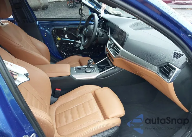 3MW5U9J09M8C16077: 43185908