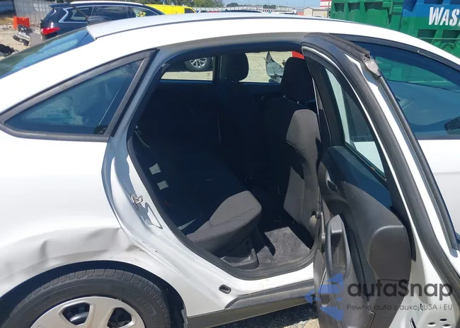 1FADP3E26FL311230: 43187159