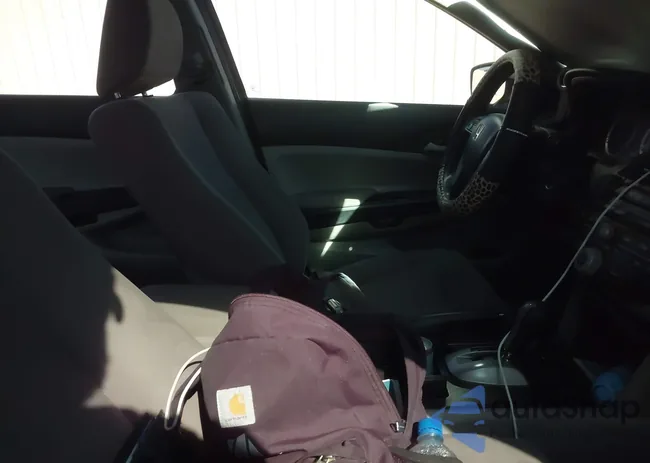 1HGCP2F39BA053039: 43187348