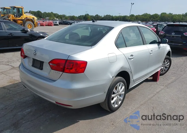 3VWDZ7AJ4BM302749: 43187484