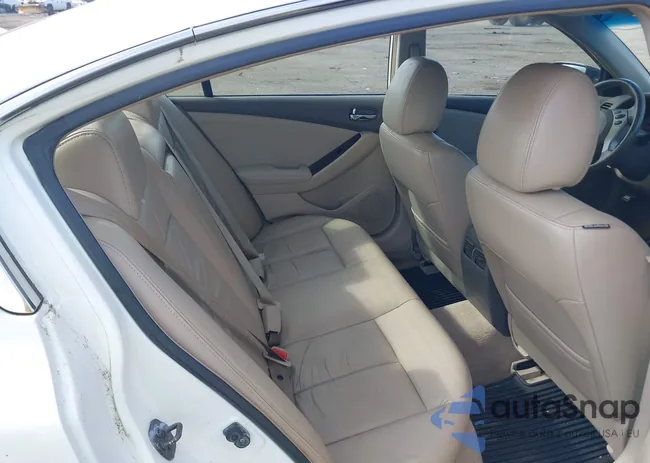 1N4AL2AP7AN546582: 43187581