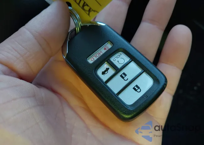 1HGCR3F97GA028247: 43186922