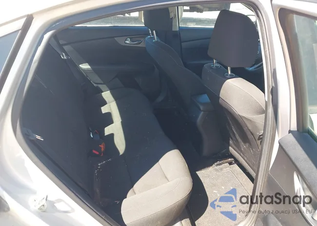 3KPF24AD2LE156940: 43186931