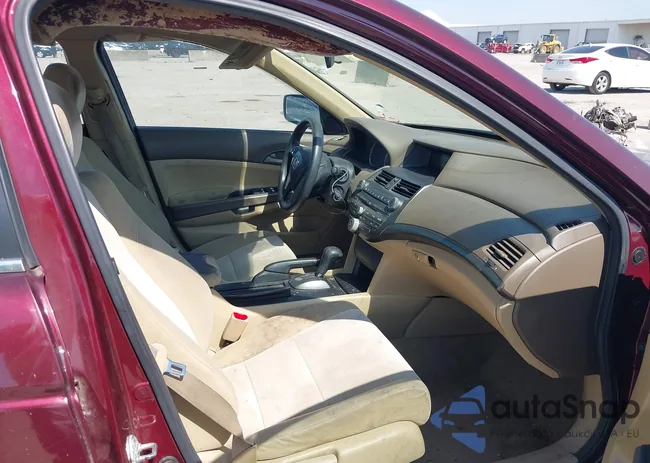 1HGCP2F40AA154770: 43188401