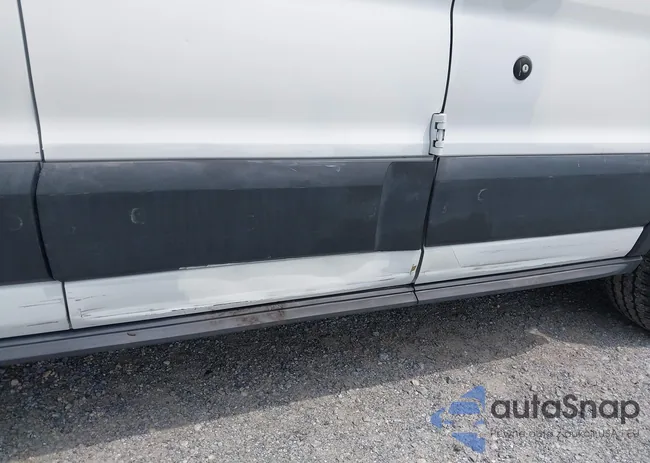 1FTNR1ZM3FKA45163: 43187780