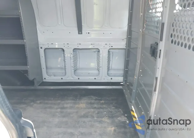 1FTYR1ZM5JKA41458: 43187806