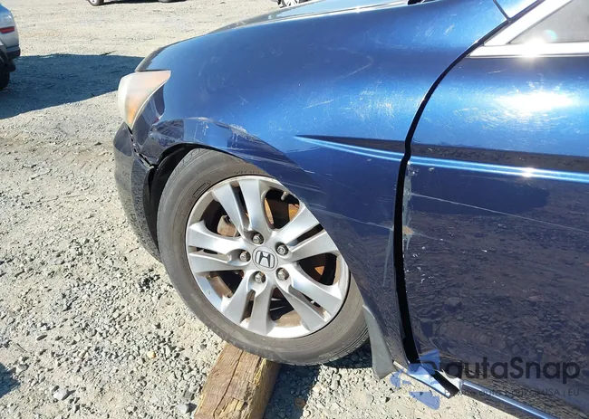 1HGCP2F46BA117272: 43187825